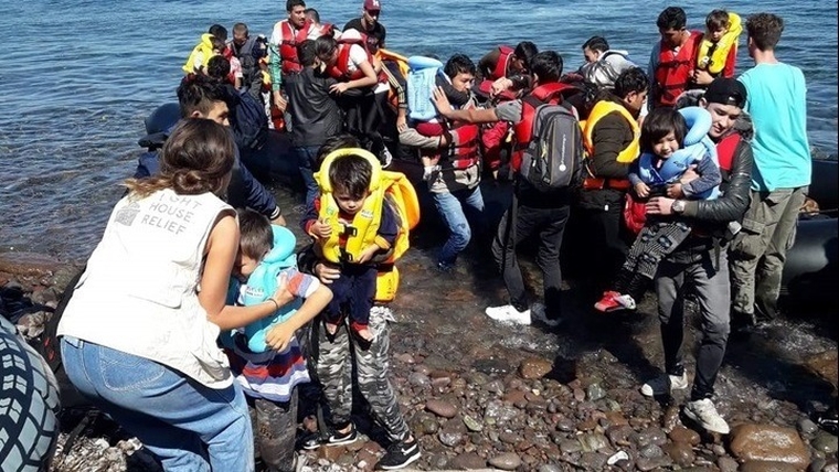 Συνεχίζονται οι ροές προσφύγων-μεταναστών στη Μυτιλήνη