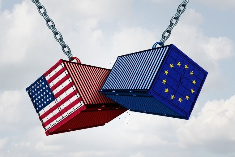 Ο εμπορικός πόλεμος μαίνεται: Οι ΗΠΑ τώρα επιβάλλουν πρόσθετους δασμούς από 10 ως 25% σε προϊόντα από την ΕΕ