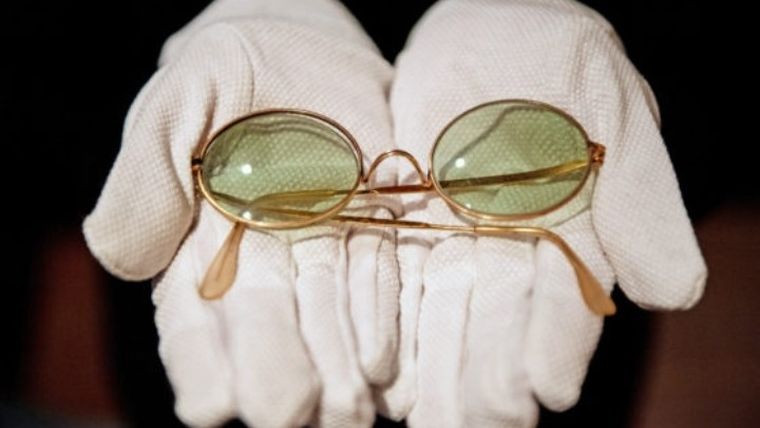 Σε δημοπρασία τα στρογγυλά γυαλιά ηλίου του Τζον Λένον