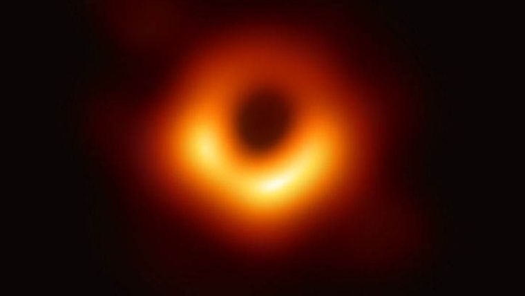 Η φωτογράφηση μιας μαύρης τρύπας το σημαντικότερο επιστημονικό επίτευγμα του 2019
