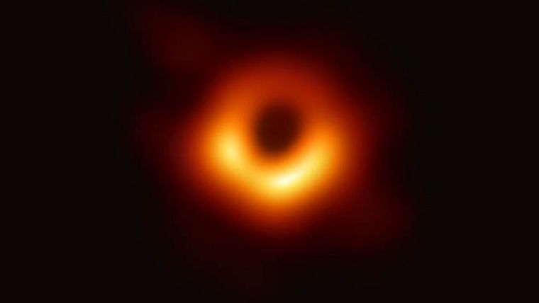 Ανακαλύφθηκε η μεγαλύτερη μαύρη τρύπα, με μάζα 40 δισεκατομμυρίων ήλιων