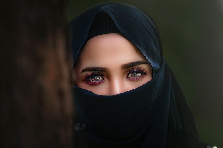 Σουηδική πόλη απαγόρευσε τις μουσουλμανικές μαντήλες
