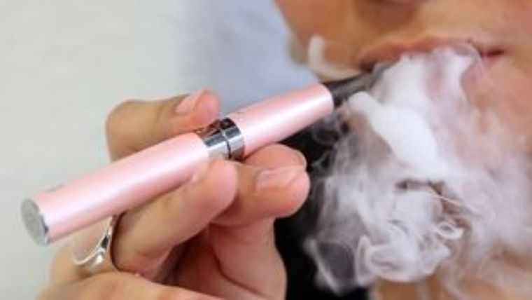 Κίνδυνος: Το ηλεκτρονικό τσιγάρο αυξάνει περισσότερο τις χρόνιες παθήσεις των πνευμόνων