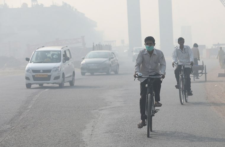 Η Ινδία καταγράφει τους περισσότερους θανάτους στον κόσμο που συνδέονται με την μόλυνση