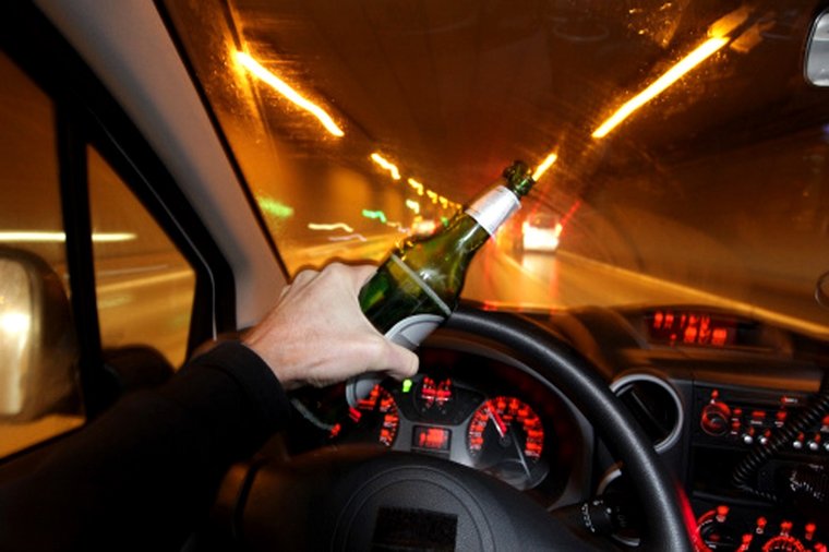 Το αλκοόλ μειώνει αισθητά τον χρόνο αντίδρασης του οδηγού