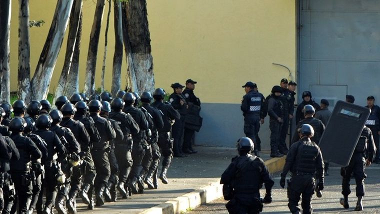 Τουλάχιστον 16 νεκροί σε συγκρούσεις εγκλείστων σε φυλακή στο Μεξικό