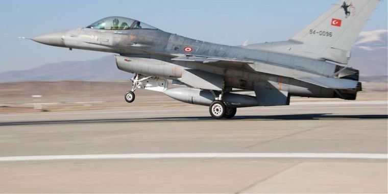 Υπερπτήσεις τουρκικών F-16 στο Αιγαίο λίγο πριν τις υπογραφές για τον «EastMed»