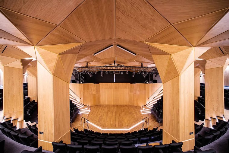 Τεχνόπολης Γκάζι: Το νέο υπερσύγχρονο αμφιθέατρο «Μιλτιάδης Έβερτ» άνοιξε τις πόρτες του