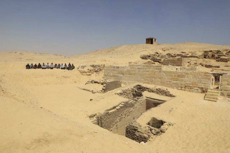 Στο φως αιγυπτιακοί τάφοι της 4ης χιλιετίας προ Χριστού