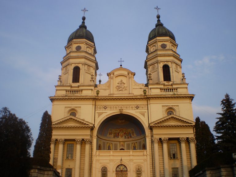 Η ορθόδοξη εκκλησία στη Ρουμανία επιτρέπει στους πιστούς να αποφεύγουν το κοινό κουτάλι της μετάληψης