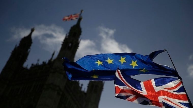 Brexit: Το Λονδίνο δεν αποδέχεται τους κανόνες της ΕΕ και απειλεί με «μη συμφωνία»