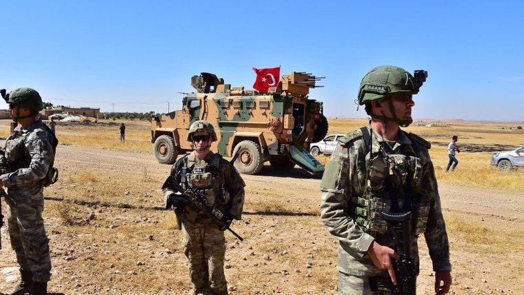 Η Τουρκία ενισχύει το μέτωπο με τη Συρία