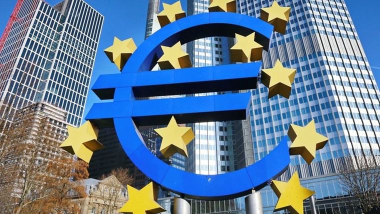 Νέα μέτρα για τη στήριξη της οικονομίας αναμένεται να ανακοινώσει η ΕΚΤ