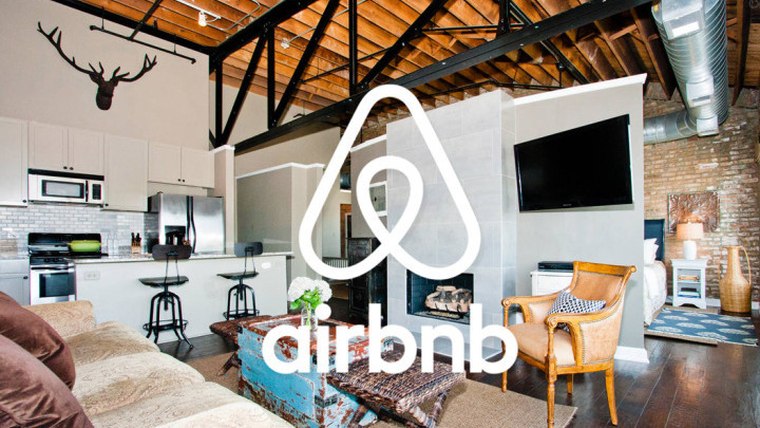 Συμφωνία με Airbnb, Booking, Expedia Group και Tripadvisor υπέγραψε η Κομισιόν