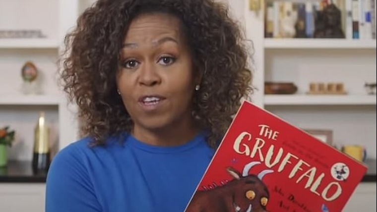 Η Μισέλ Ομπάμα διαβάζει βιβλία σε παιδιά online