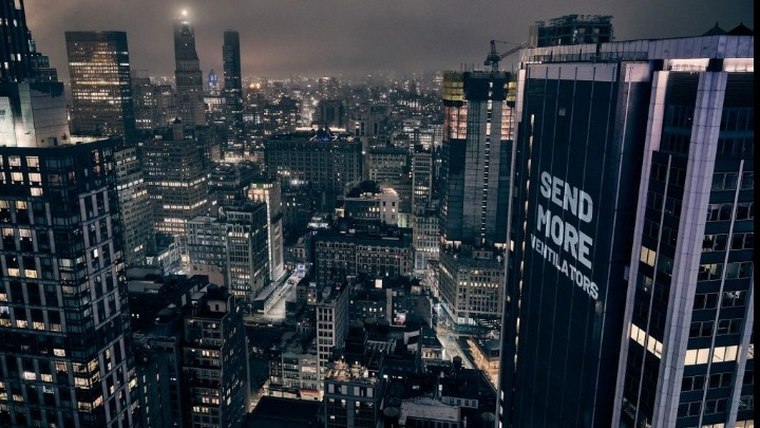 Προβολή μηνυμάτων για την πανδημία, σε ουρανοξύστη του Μανχάταν