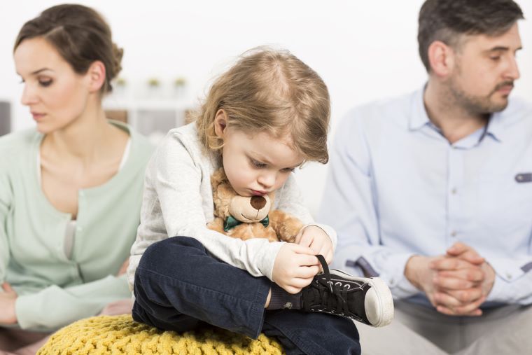 Διαζευγμένοι γονείς: Τι ισχύει για διατροφή, κηδεμονία και άλλες προκλήσεις εν μέσω κορονοϊού