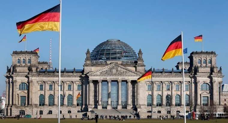 Η γερμανική κυβέρνηση θα εφαρμόσει την απόφαση του Συνταγματικού Δικαστηρίου!