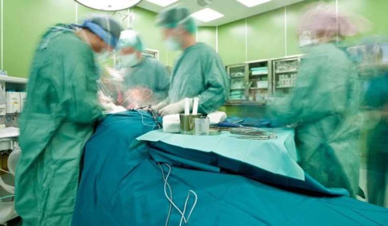 Πρωτοποριακή μεταμόσχευση πνευμόνων σε 18χρονο στην Ιταλία, που είχε προσβληθεί από covid-19