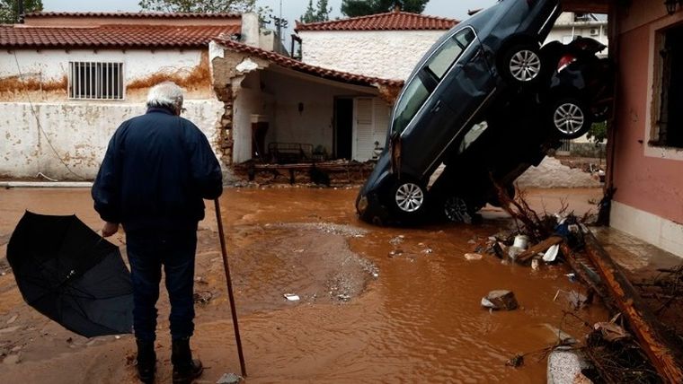 Δίκη για την τραγωδία στην Μάνδρα: Ραγδαιότητα βροχόπτωσης και άναρχη δόμηση οι αιτίες