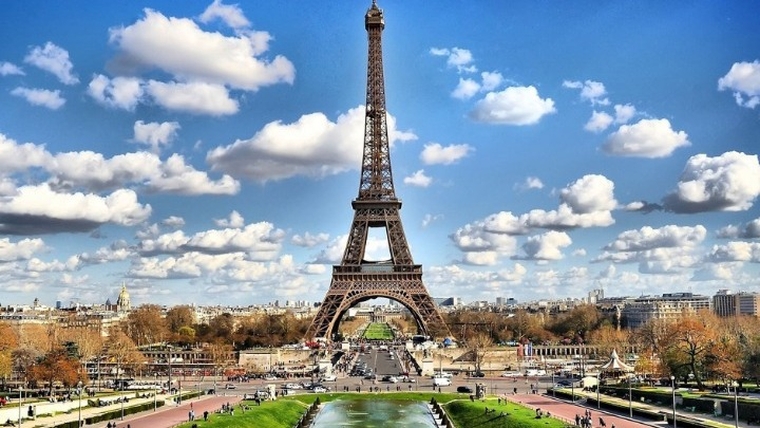Το Παρίσι στηρίζεται στον εσωτερικό τουρισμό λόγω της επιδημίας Covid-19