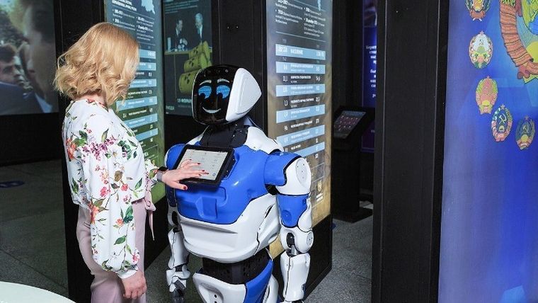 Ανθρωπόμορφο ρομπότ δημόσιος υπάλληλος στη Σιβηρία