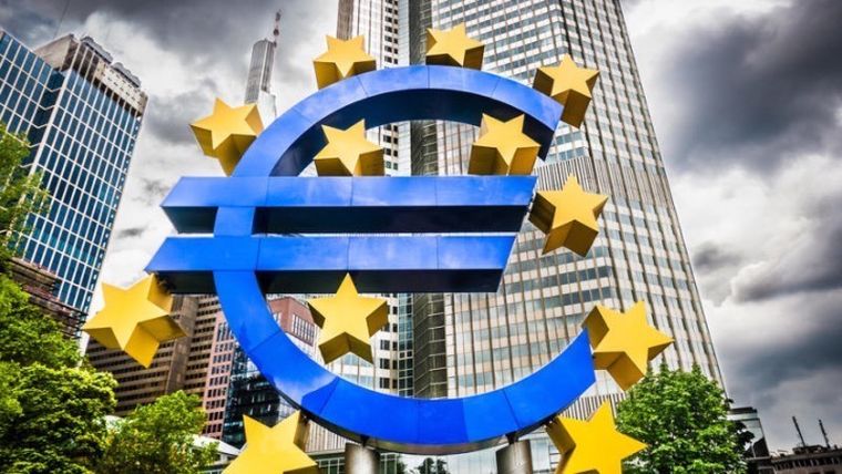 Ευρωζώνη: Ύφεση 8,3% φέτος και ανάπτυξη 5,7% το 2021 προβλέπουν αναλυτές σε έρευνα της ΕΚΤ