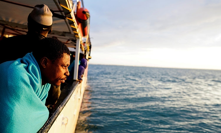 Χιλιάδες μετανάστες πεθαίνουν ή υφίστανται τη χειρότερη βία στο ταξίδι από την Αφρική ως τις ακτές της Μεσογείου