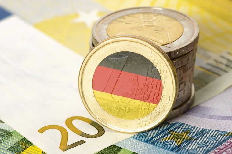 Η γερμανική οικονομία συρρικνώθηκε σε ποσοστό ρεκόρ 9,7%