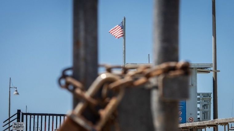 ΗΠΑ: Η κυβέρνηση εξετάζει το ενδεχόμενο να απαγορευθεί η είσοδος σε Αμερικανούς με κορονοϊό