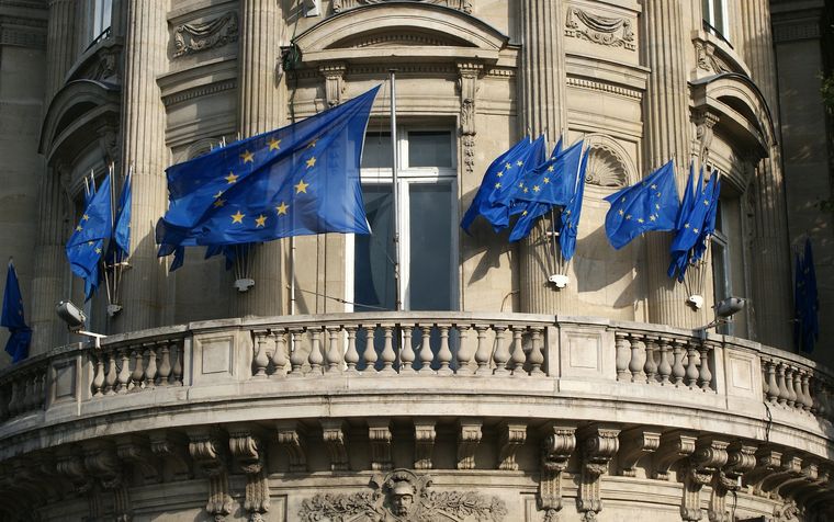 Το Παρίσι είναι αντίθετο στην επιστροφή των ευρωπαϊκών κανόνων δημοσιονομικής πειθαρχίας