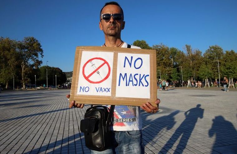 Διαδηλώσεις κατά της μάσκας: Πίσω από τα επιχειρήματα, πολλές ψευδείς πληροφορίες