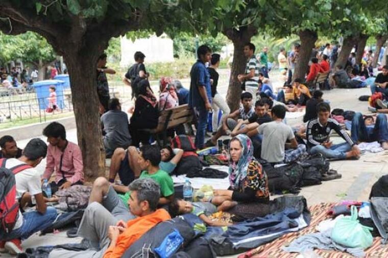 Τι γυρεύουν οι πρόσφυγες στην πλατεία Βικτωρίας: Οσα δεν γίνονται μετά τη χορήγηση ασύλου