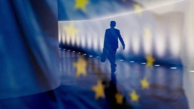 Ταχεία απεμπλοκή του σχεδίου ανάκαμψης της ΕΕ ζητά η Γερμανία