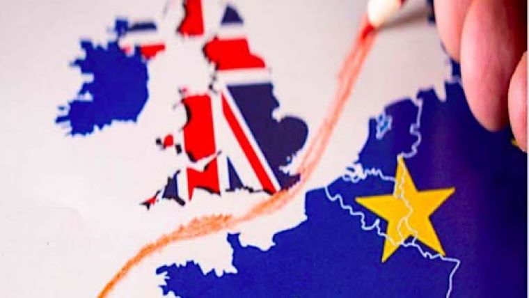 Μπαρνιέ: «Μένουν μόνο μερικές ώρες για μια εμπορική συμφωνία του Brexit»