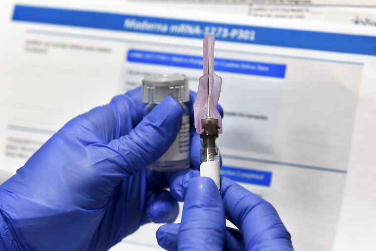 Πρόβλεψη για εμβολιασμό 1 εκατ. Ελλήνων τον μήνα