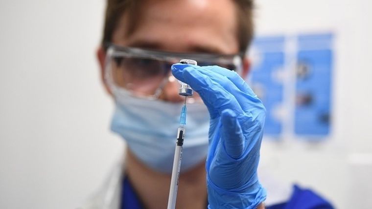 Κομισιόν: Η ΕΕ θα εξασφαλίσει τον εμβολιασμό των Ευρωπαίων το συντομότερο δυνατόν