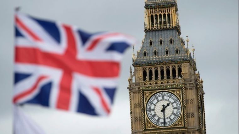 Συρρίκνωση ρεκόρ 9,9% για τη βρετανική οικονομία το 2020