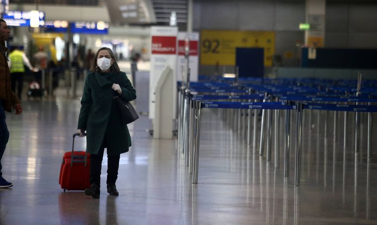 Αεροδρόμια χωρίς επιβάτες έφερε η πανδημία