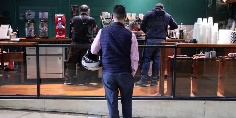 Έρχεται νέο πρόστιμο: Απαγορεύεται ο καφές έξω ή μέσα από την επιχείρηση