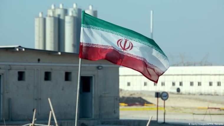 Το Ιράν δεν θα σταματήσει να εμπλουτίζει ουράνιο αν οι ΗΠΑ δεν άρουν τις κυρώσεις