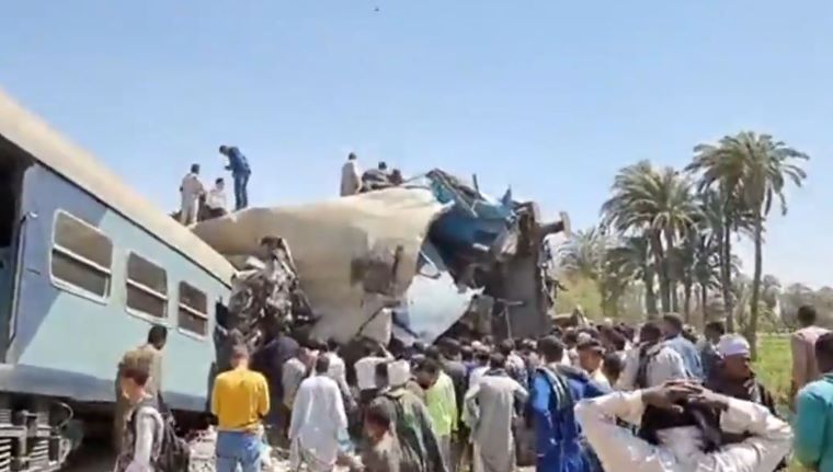 Σύγκρουση τρένων στην Αίγυπτο με 32 νεκρούς και 66 τραυματίες