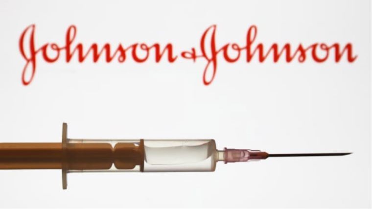 Ο ΠΟΥ συνιστά το εμβόλιο της Johnson & Johnson στις χώρες όπου κυκλοφορούν οι παραλλαγές του κορονοϊού