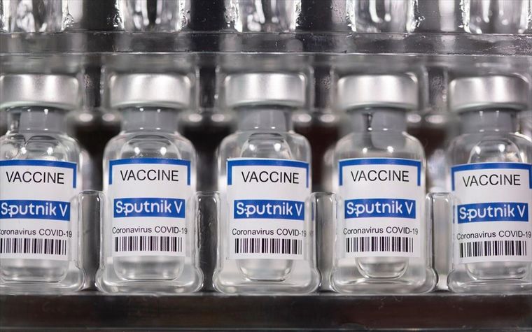 Στην αγορά 50.000 δόσεων του ρωσικού εμβολίου προχωρά η Κύπρος