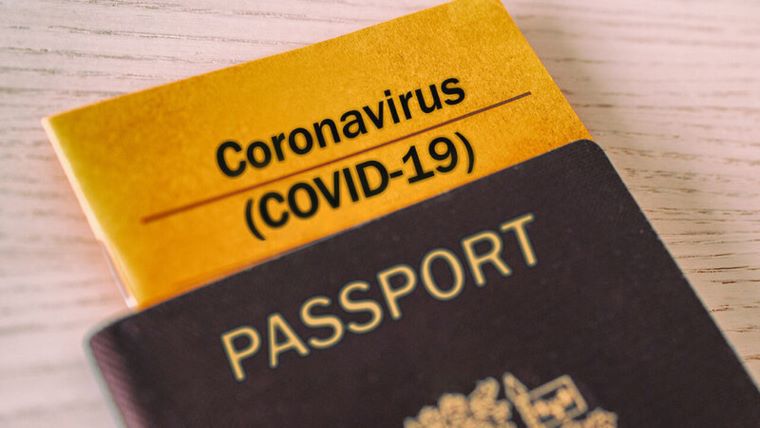 Εννέα στους δέκα Ισπανούς θα χρησιμοποιούσαν ψηφιακά διαβατήρια υγείας για να ταξιδέψουν