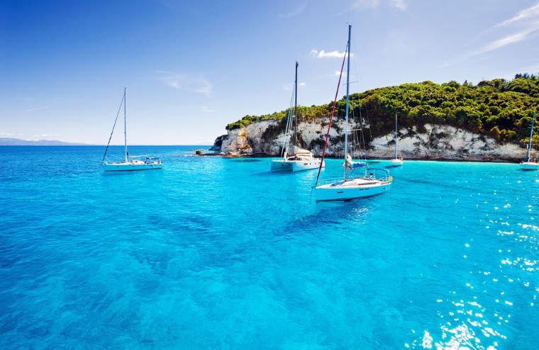 Το Family Traveller προτείνει τα δέκα καλύτερα ελληνικά νησιά για τις φετινές οικογενειακές διακοπές