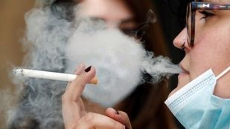 Ο αριθμός των καπνιστών έχει φθάσει σε ιστορικά υψηλό 1,1 δισ.