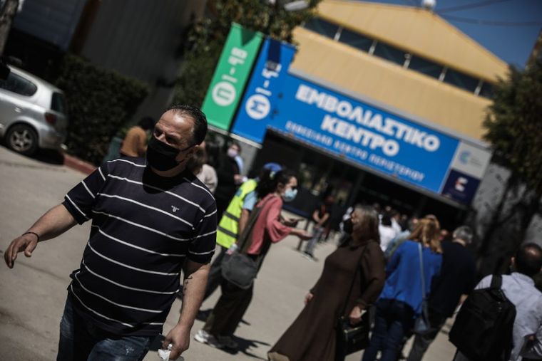 Βασιλακόπουλος: Προνόμια για τους εμβολιασμένους