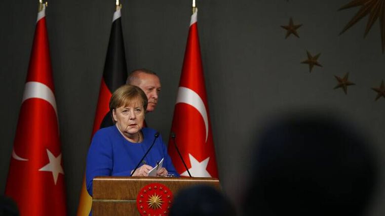 Λιβύη: Το παρασκήνιο της κόντρας Τουρκίας-Γερμανίας και το σενάριο για νέο μεταναστευτικό κύμα