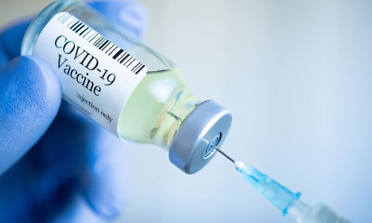 Ανοίγει την Πέμπτη η πλατφόρμα με τρία διαθέσιμα εμβόλια για τους 25-29 ετών